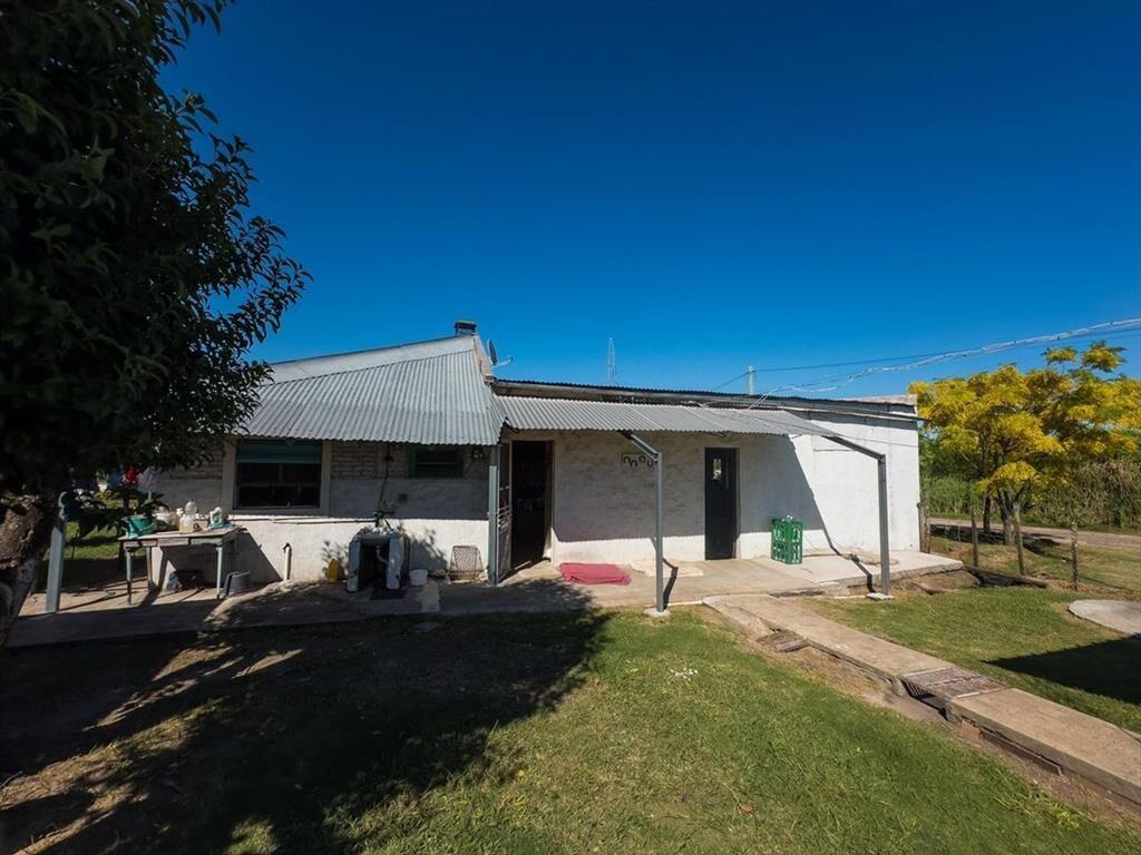 Propiedad en 2 padrones con amplio terreno