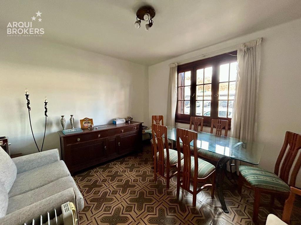 Casa de tres dormitorios en venta en Punta Carretas con gar