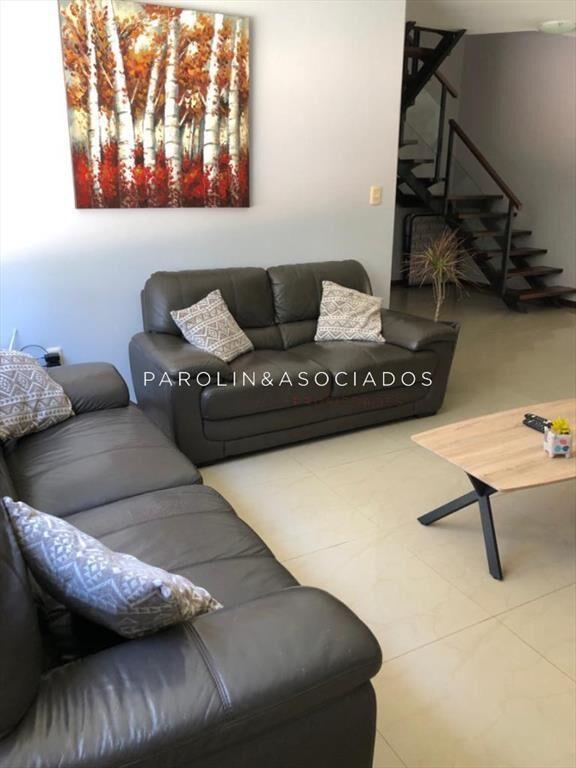 Venta de casa de 4 dormitorios en complejo Punta