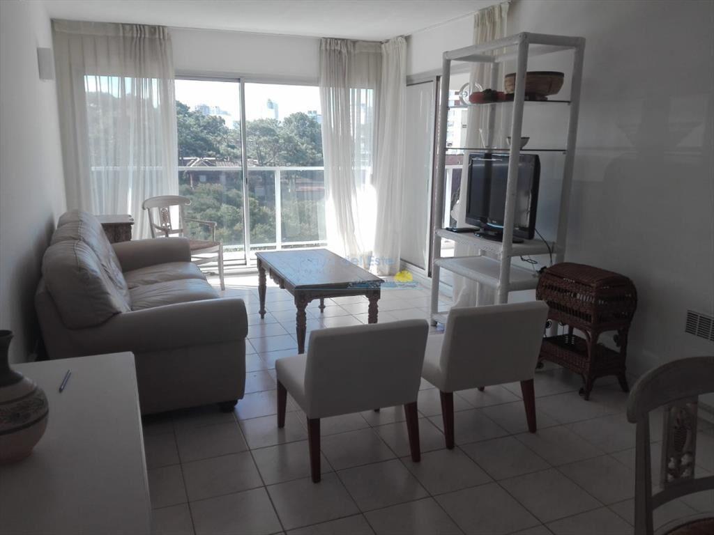 Apartamento en Venta de 2 dormitorios y medio en
