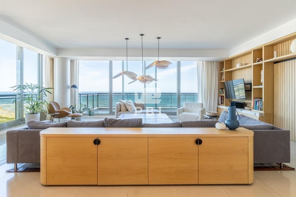 Penthouse premium frente al mar en Playa Brava: y