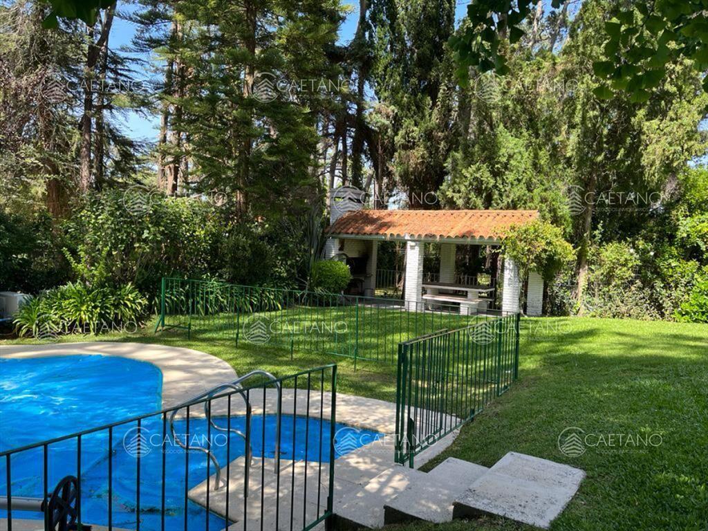 Gran casa estilo tradicional de 4 dormitorios en venta en P
