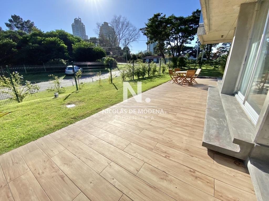 Vende impecable apartamento de 2 dormitorios en