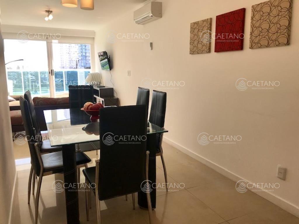 Apartamento en Alquiler a una cuadra del mar en