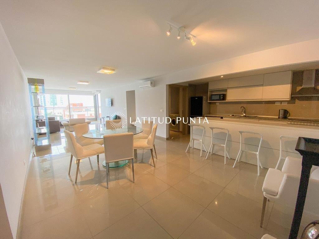 Amplio apartamento en brava, 3 dormitorios