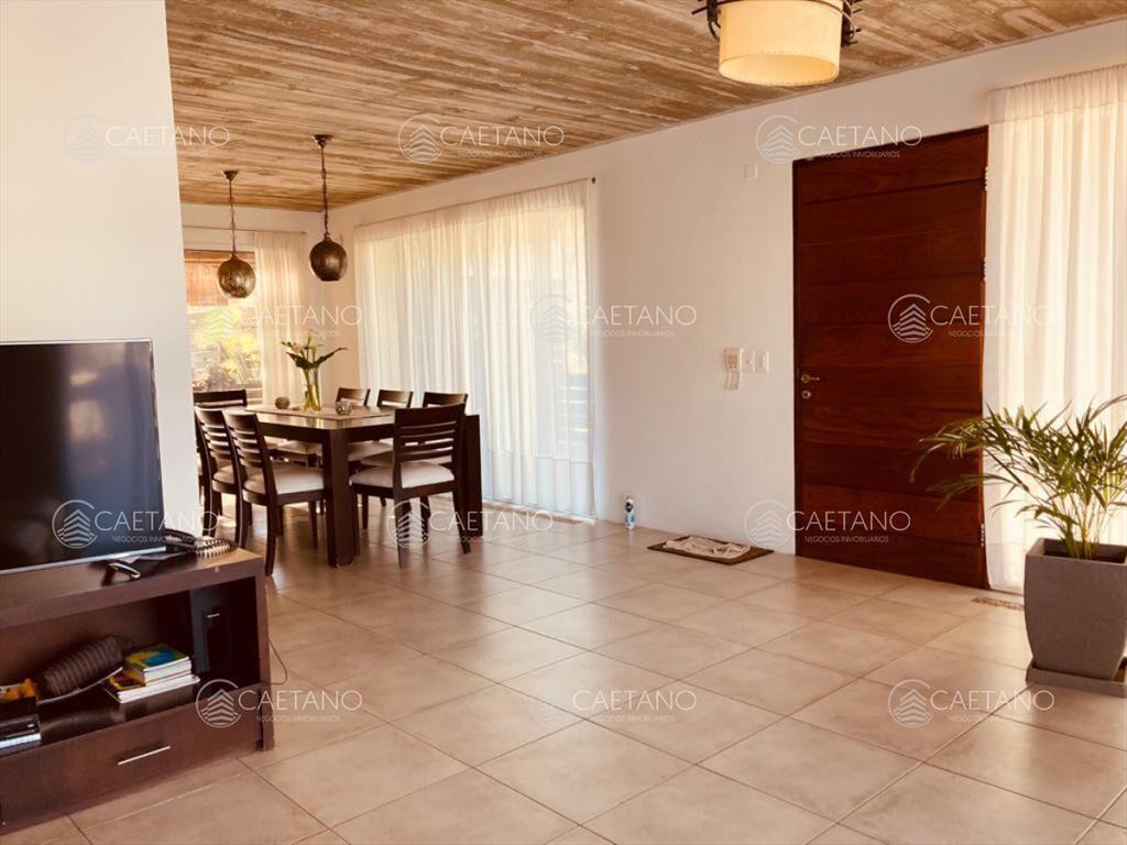 Alquilo hermosa casa en Montoya cerca de la playa