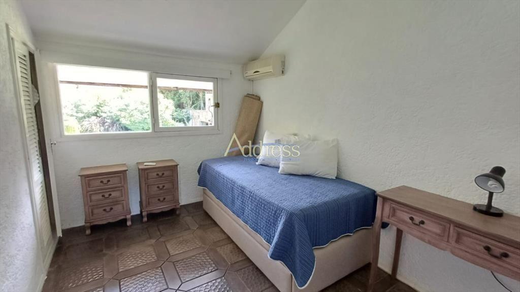 Vende gran casa para vivir todo el año, de 3 en