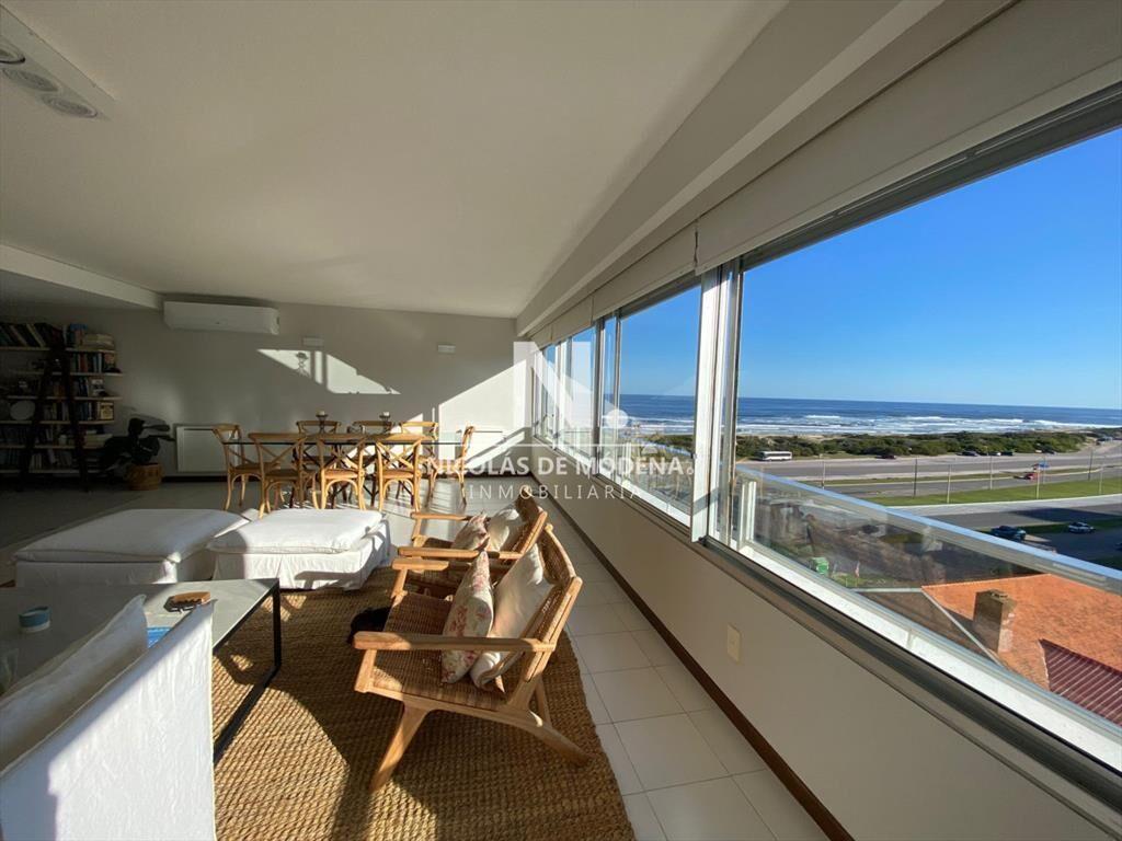 En venta apartamento frente al mar de 3 vistas de