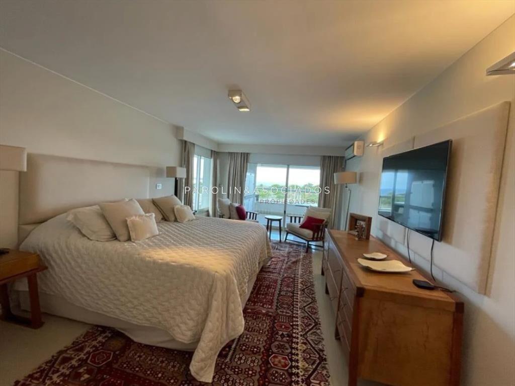 Apartamento en venta de 3 suites en edificio del