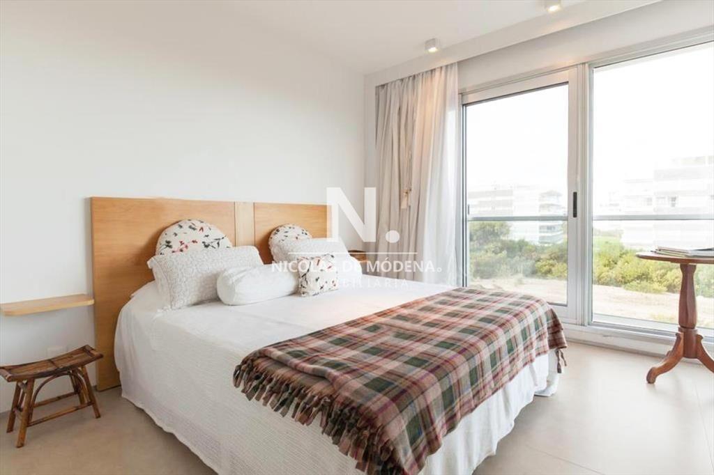 Excelente Apartamento de Cinco dormitorios en en