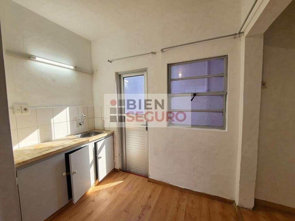 Cómodo apartamento de 1 dormitorio, con patio, en alquiler