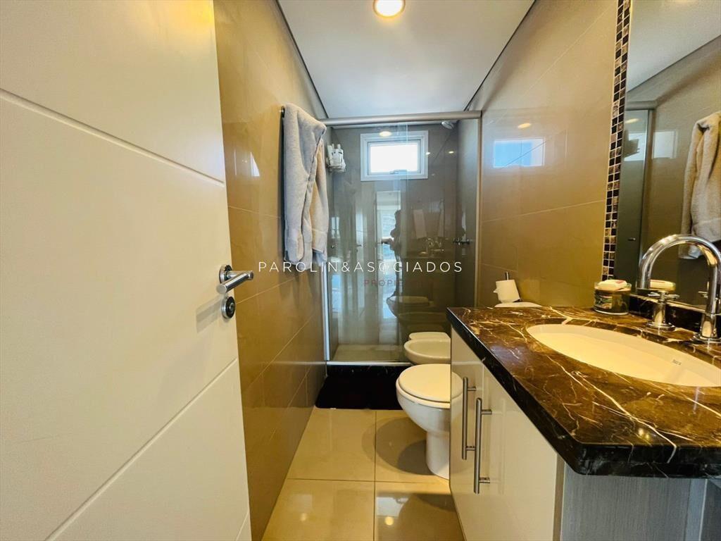 Apartamento en venta de 3 dormitorios en Casino Tower, Punt