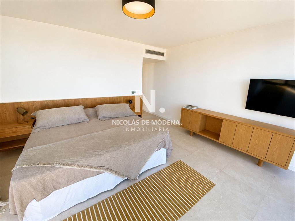 Departamneto de 4 dormitorios en venta frente al