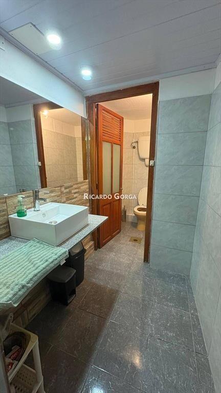 Local Comercial en venta ubicado en Cordón a metros de A...