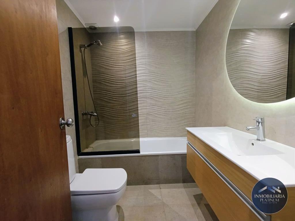 Casa en venta 3 dormitorios+altillo c/ cochera en La Bla...