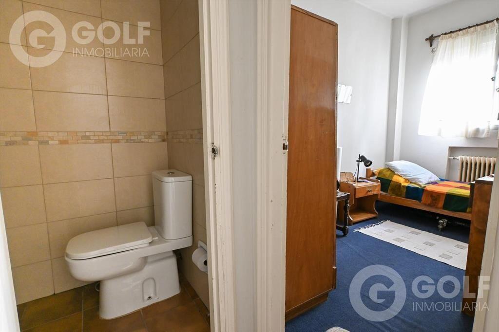 Venta de apartamento 3 dormitorios y servicio con Garage en
