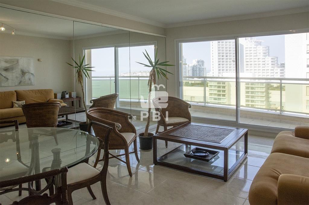 Departamento de 3 dormitorios en venta frente a -