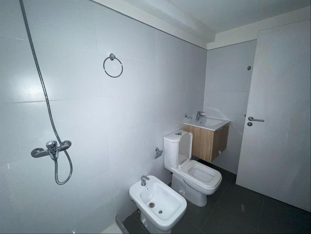 Venta monoambiente 37 m2 frente Plaza del Entrevero Centro
