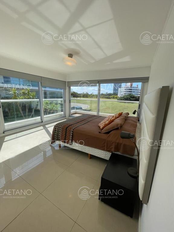 Venta Apartamento 3 dormitorios y servicio linea