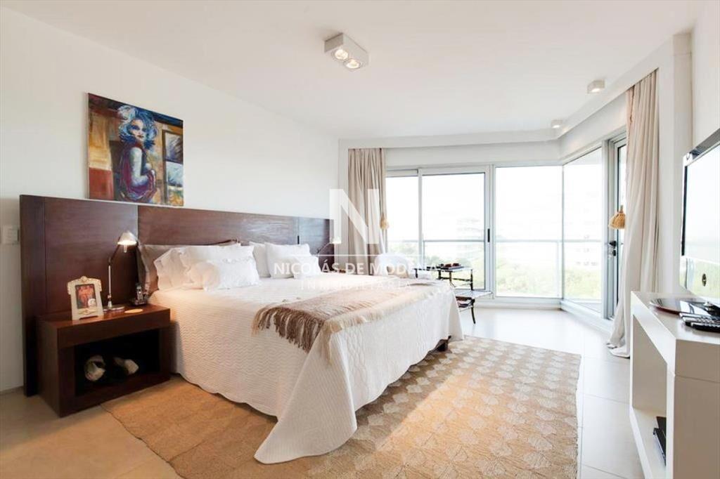 Excelente Apartamento de Cinco dormitorios en en
