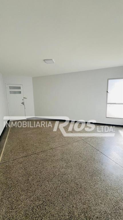 Centro, aguada, próximo al palacio