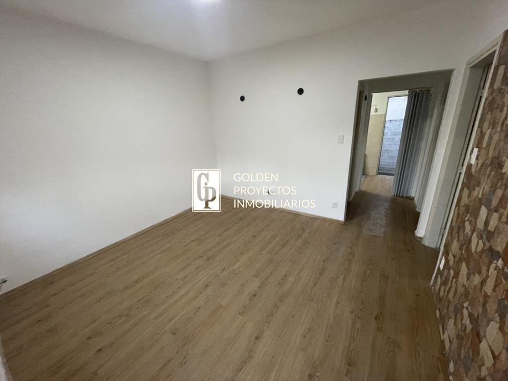 Casa en alquiler dos dormitorios y cochera en buceo