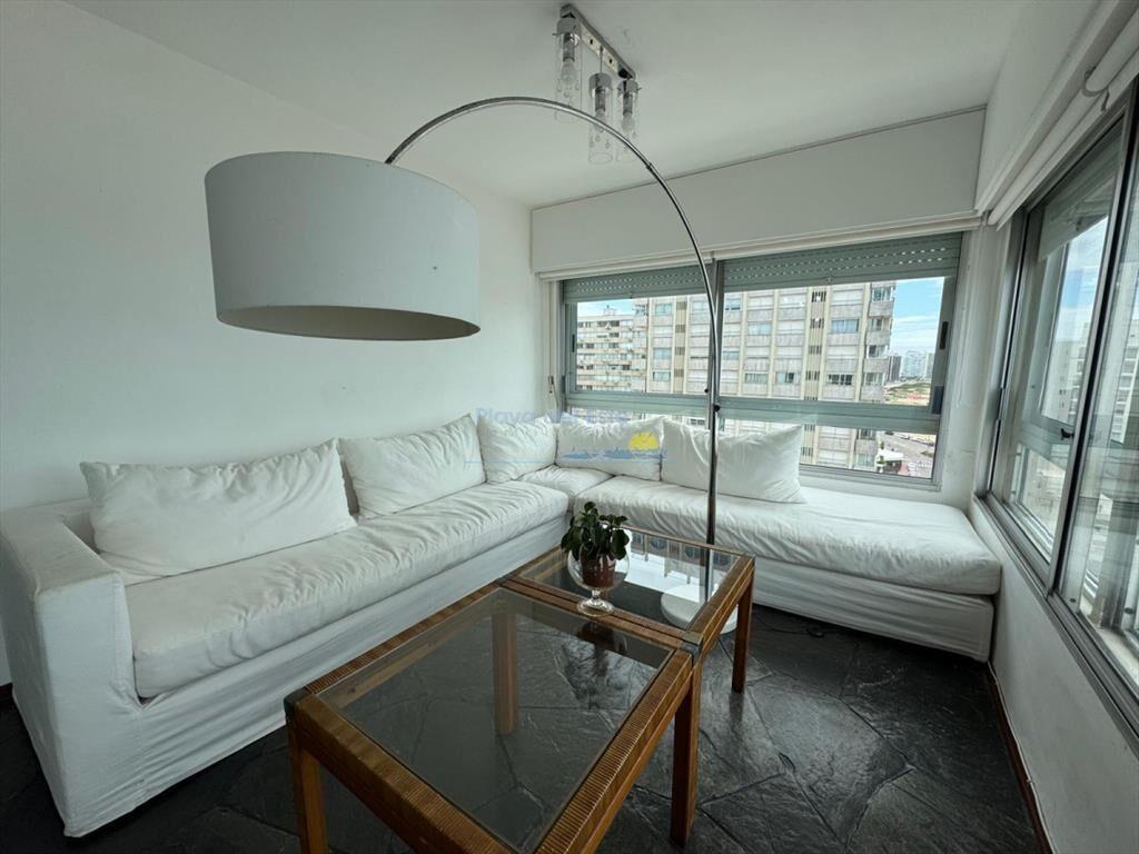 Apartamento en Alquiler Temporada de 2 en Punta ,
