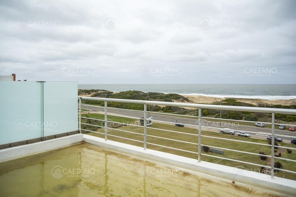 Duplex frente al mar a la venta Playa Brava