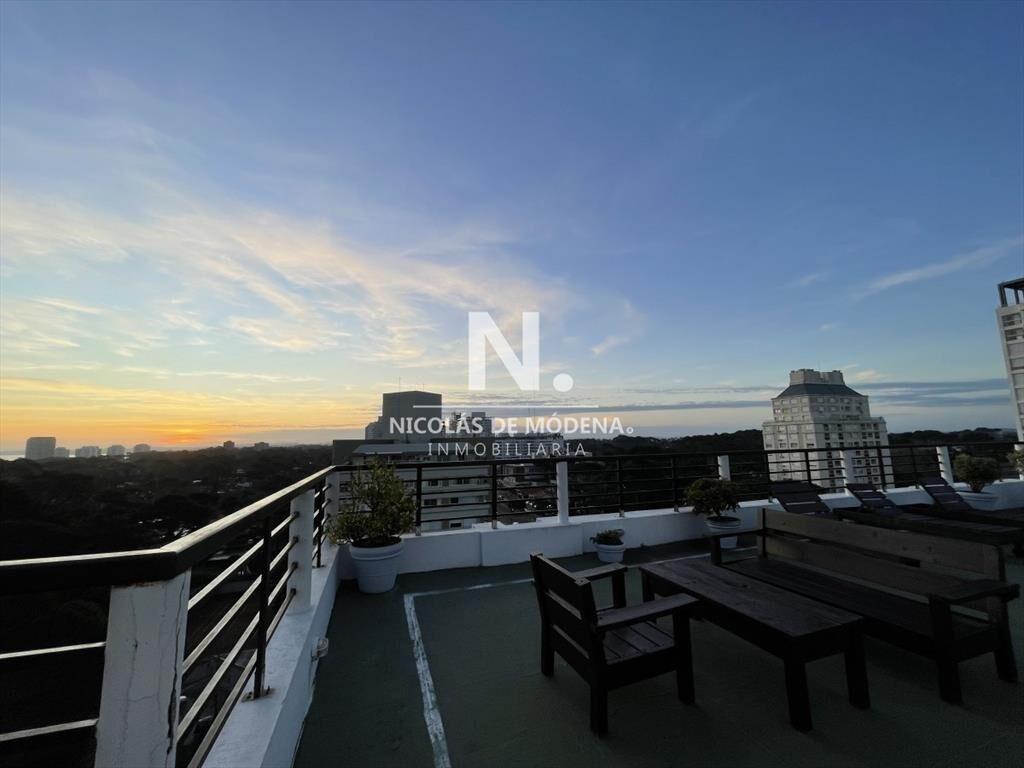 Vende apartamento en Punta del Este de 2
