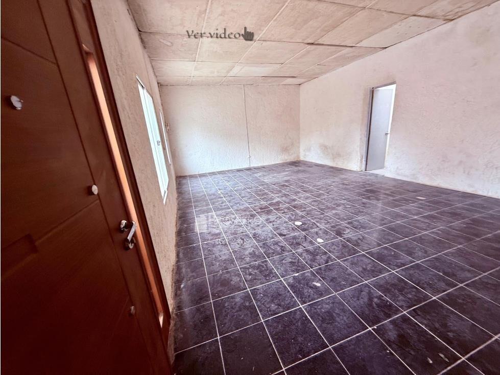 2318/p/1 Venta LOCAL PH La Blanqueada
