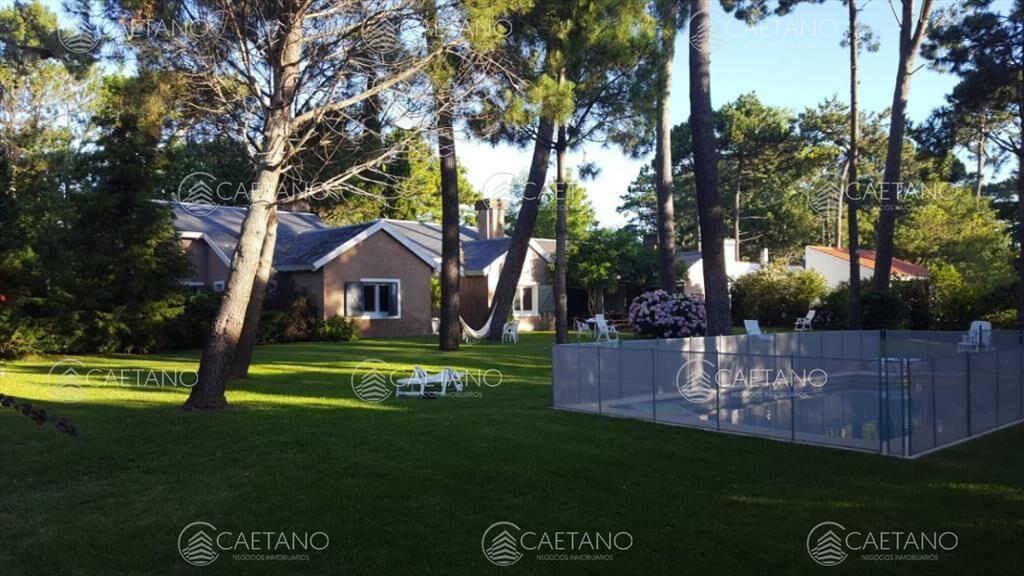 Excelente casa en alquiler en zona residencial!!!