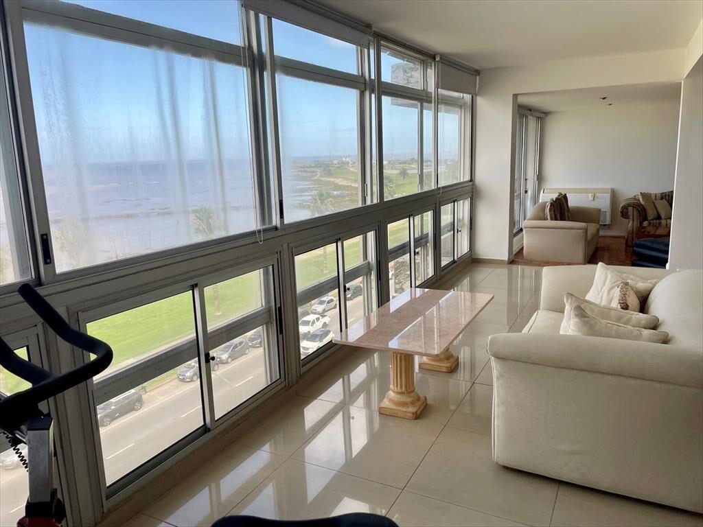 Venta Apartamento 3 dormitorios 2 garages Rambla Punta Car