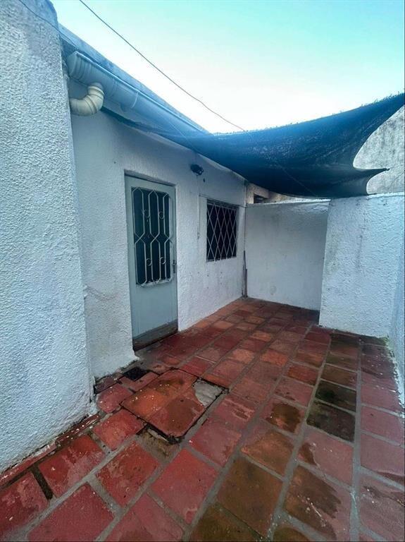 Alquiler apto 2 dormitorios en PB con patio exclusivo y par