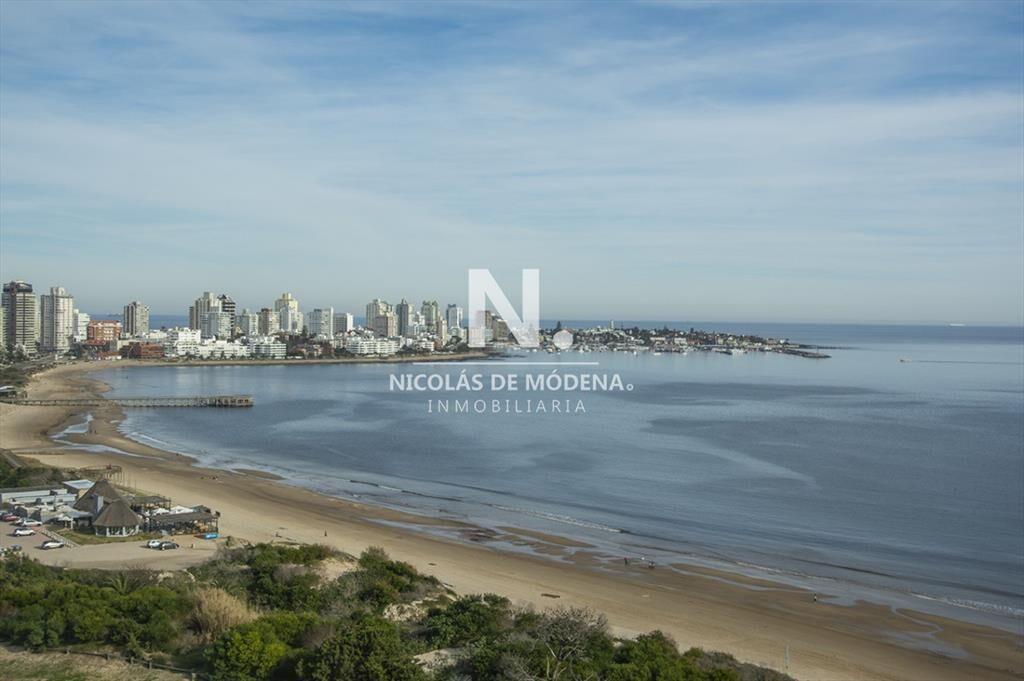 Hermoso Departamento en venta. Torre Tunquelen,