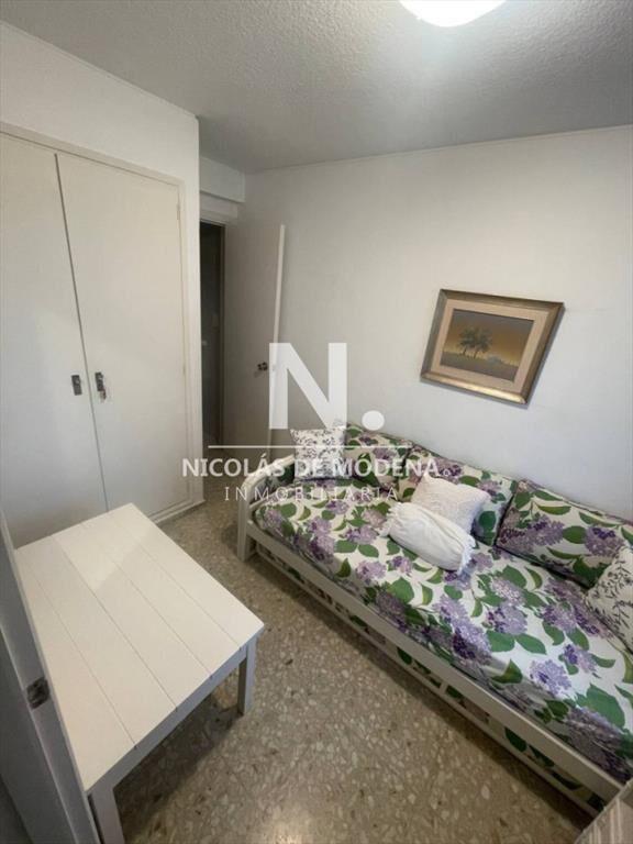 Vende apartamento de 2 dormitorios mas de en al