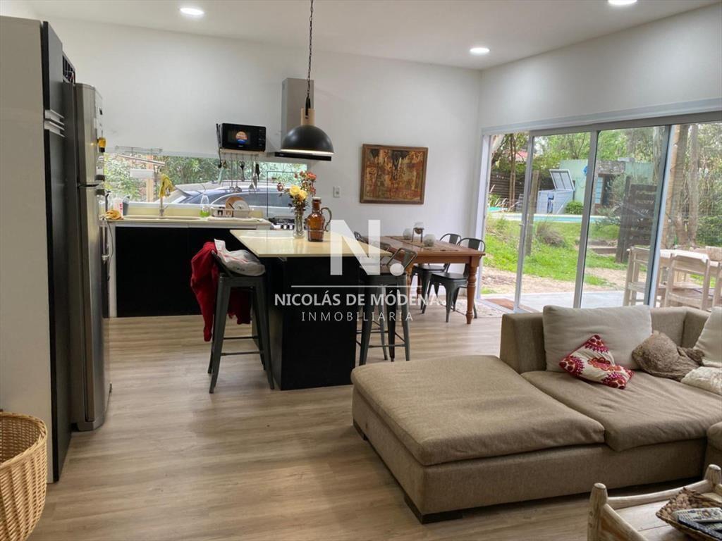 Vende casa en Balneario Buenos Aires