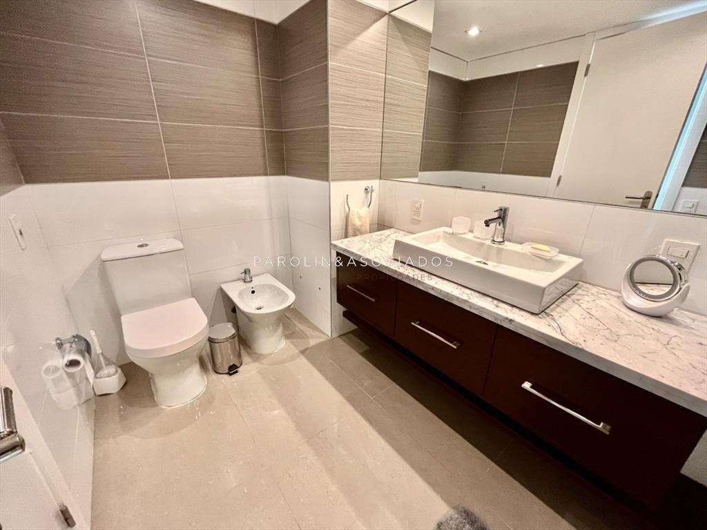 Penthouse de 4 suites en Torre One, Punta del