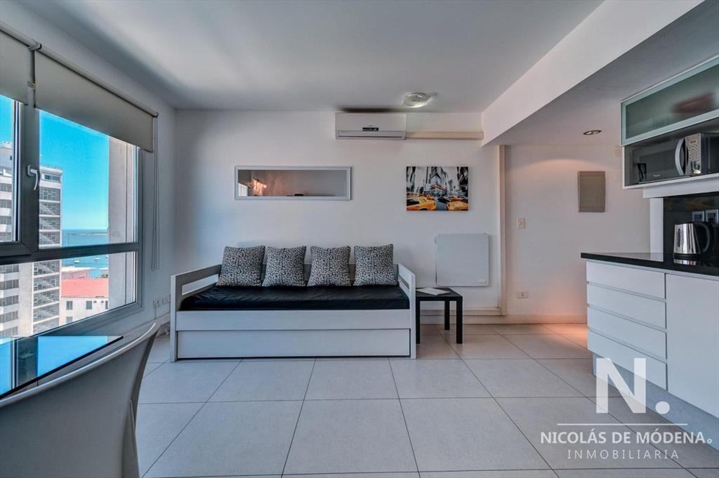 Venta de apartamento céntrico de un dormitorio con servici