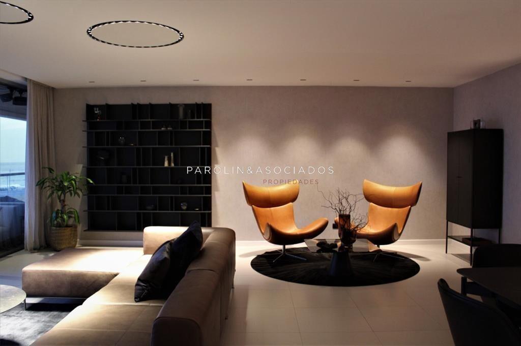 Apartamento en venta de 4 dormitorios en Tiburón