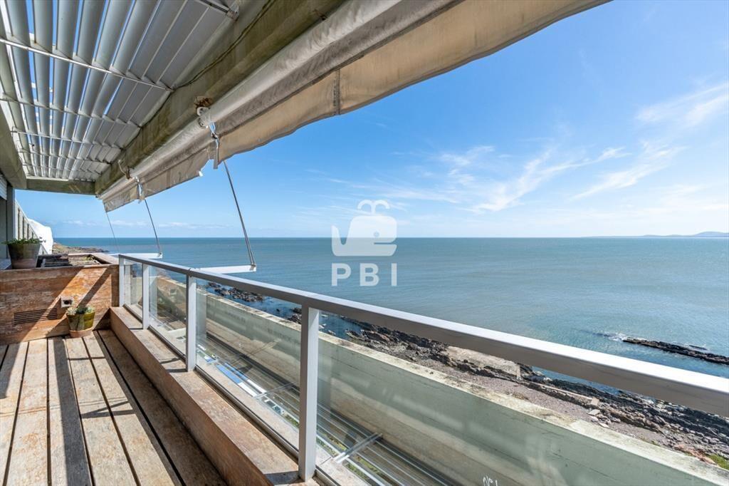 Apartamento de 3 dormitorios en Acantilados, - -