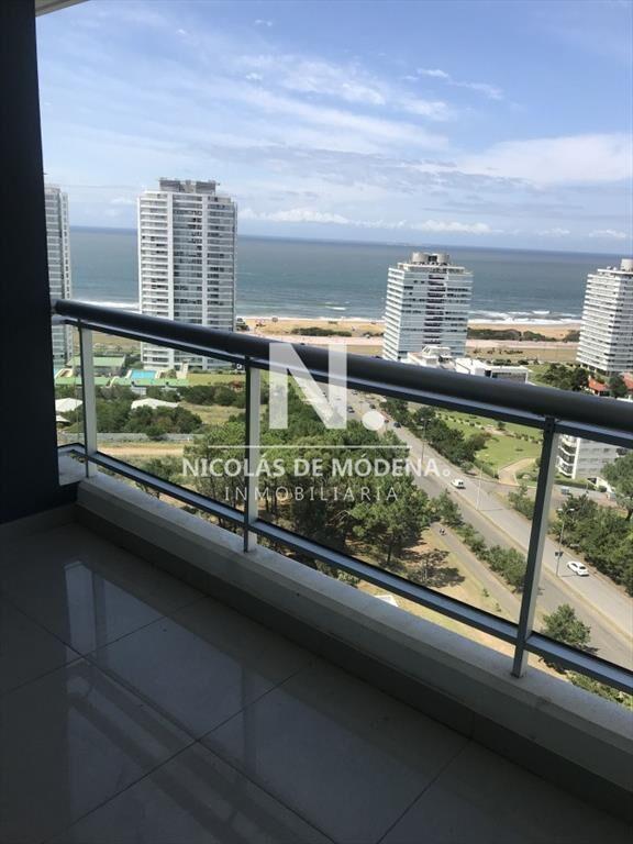 Apartamento en Torre One II. Al frente. unidad de