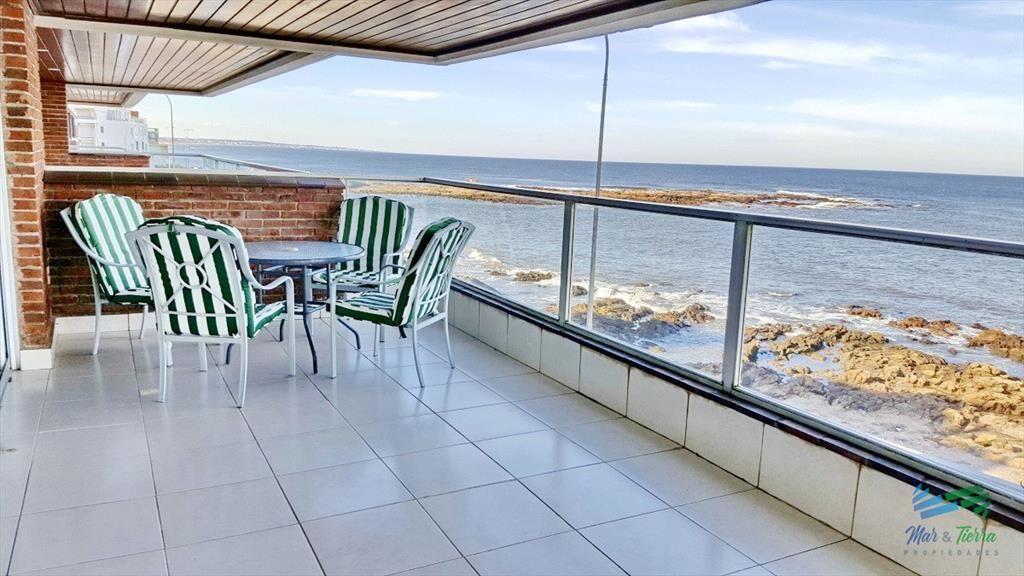 Alquilo apartamento 3 dormitorios, frente al mar en Peninsu