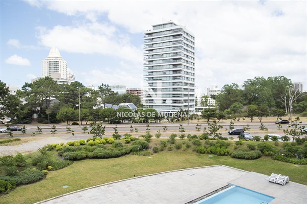 Hermoso Monoambiente, zona de playa Brava.