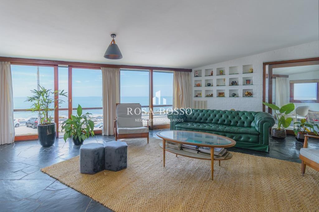 Casa 5 dormitorios, 5 baños, garaje doble, Punta