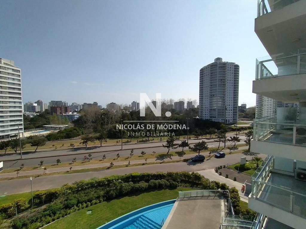 Apartamento en zona de Roosvelt de 3 dormitorios