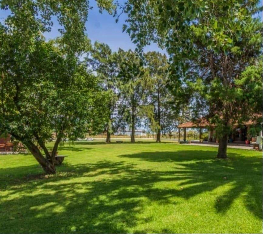 Residencia de categoría sobre 3 hectáreas de parque