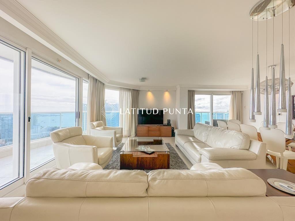 Apartamento de 3 suites más dependencia en Mansa