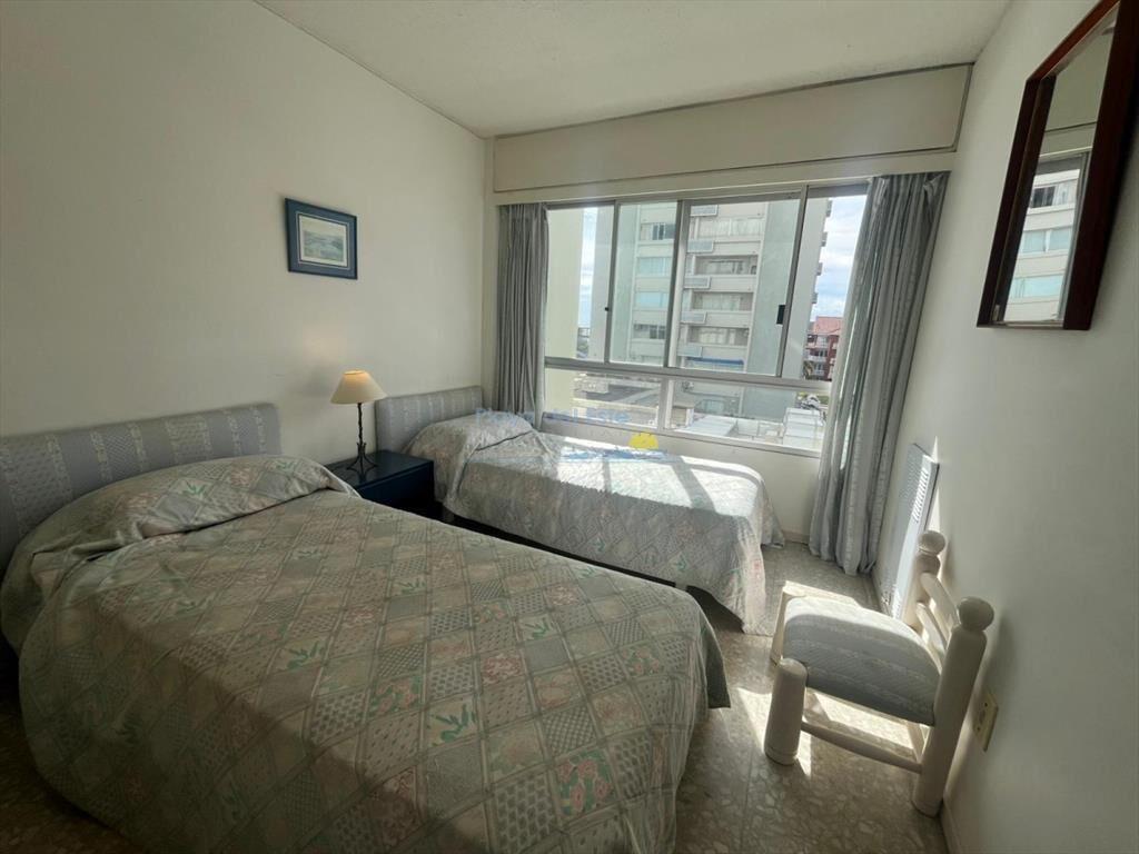 Apartamento de 3 dormitorios en alquiler , Punta