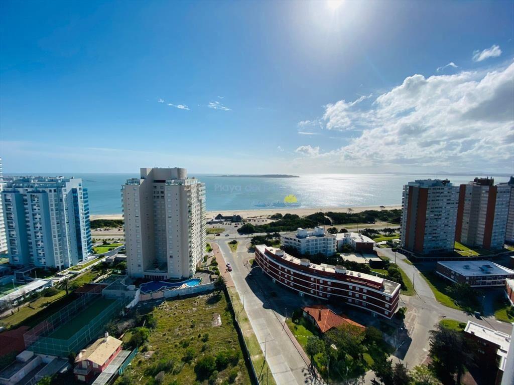 Apartamento de 2 Dormitorios en Venta en Punta ,