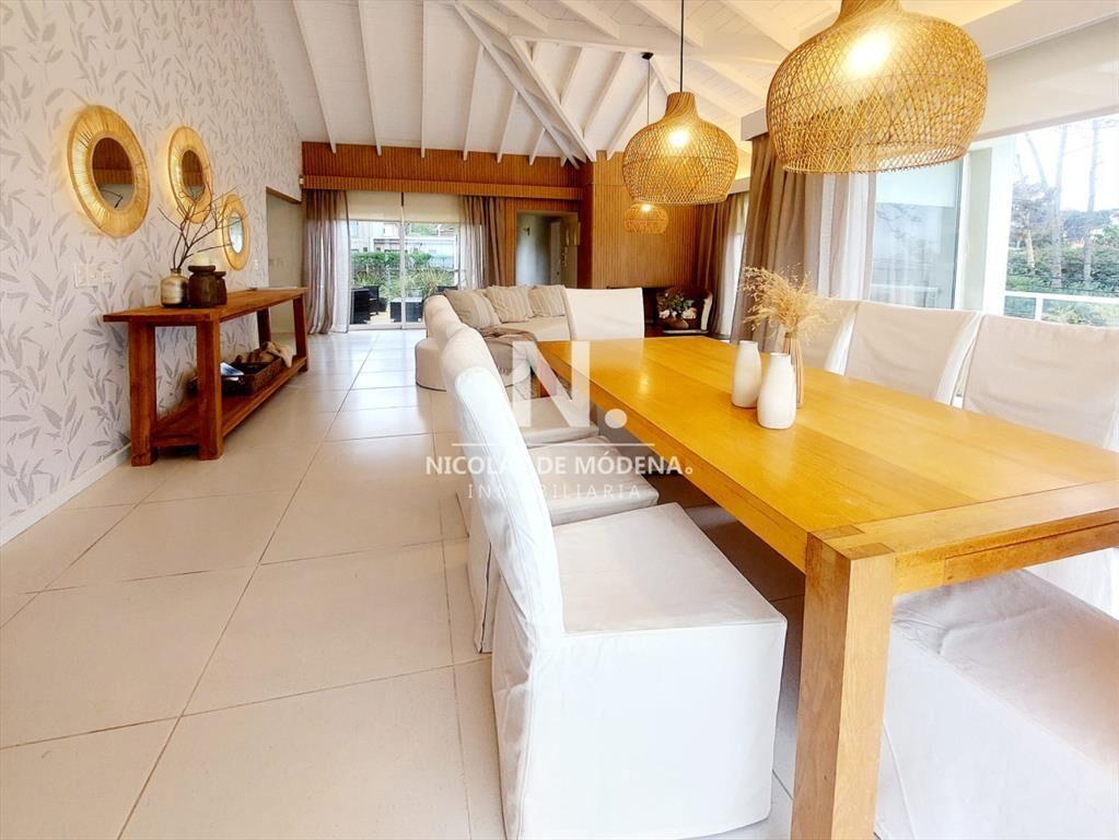 Casa de 6 dormitorios en venta proximo al mar, Montoya Punt